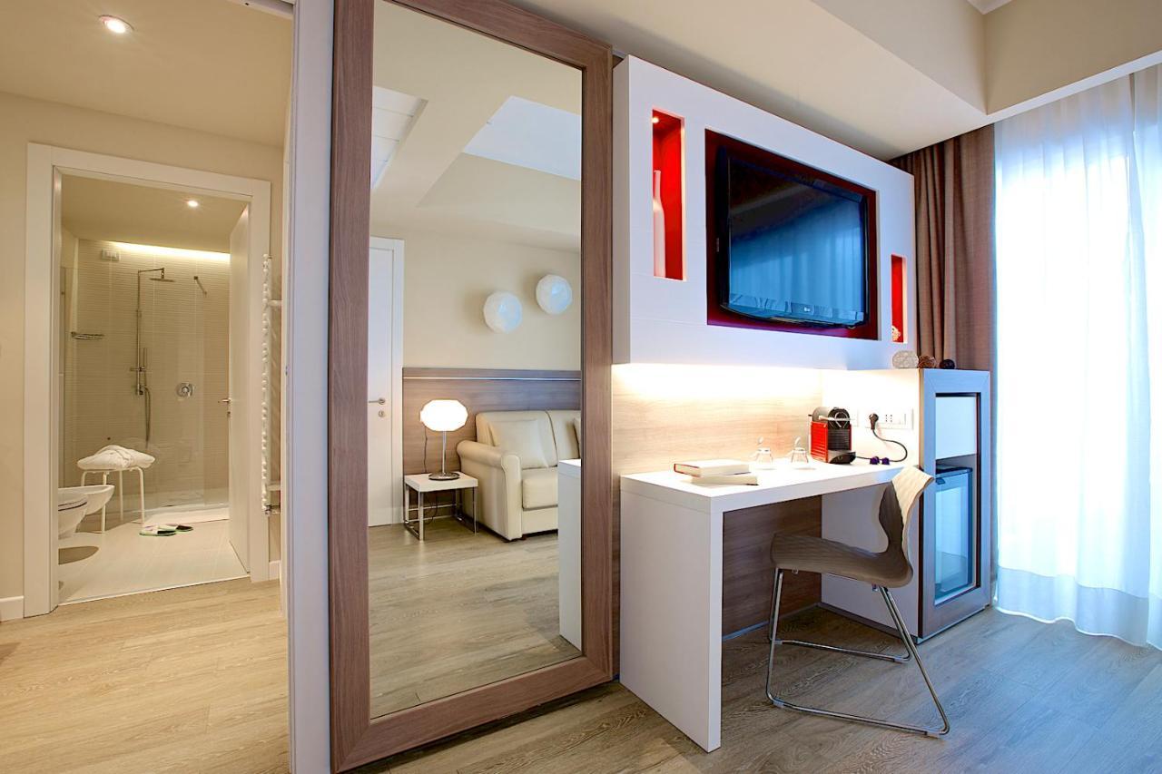 Enjoy Garda Hotel Пескиера дел Гарда Екстериор снимка