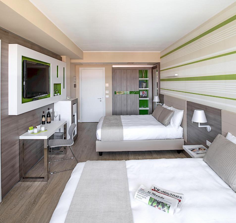 Enjoy Garda Hotel Пескиера дел Гарда Екстериор снимка
