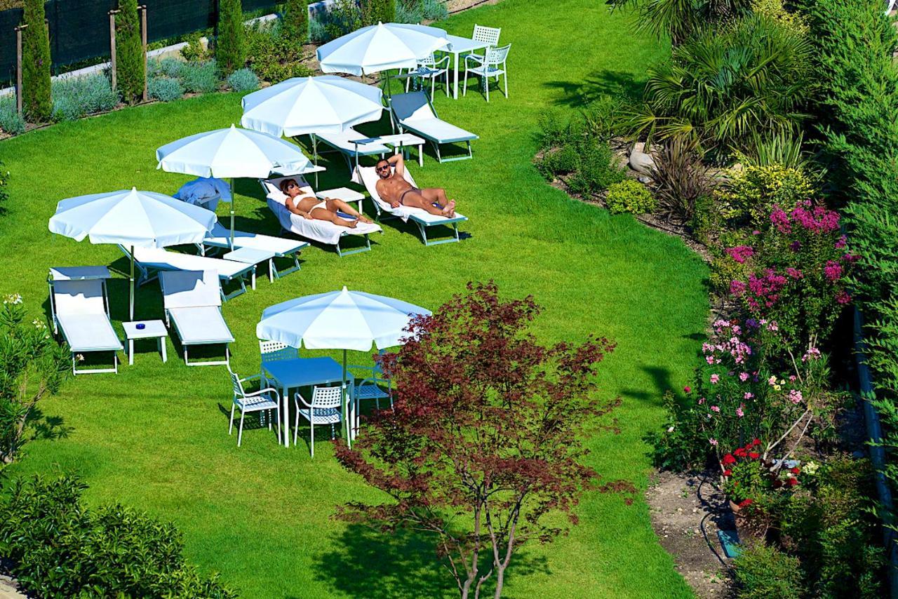 Enjoy Garda Hotel Пескиера дел Гарда Екстериор снимка