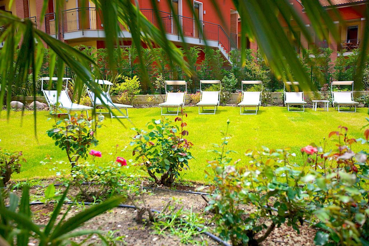 Enjoy Garda Hotel Пескиера дел Гарда Екстериор снимка