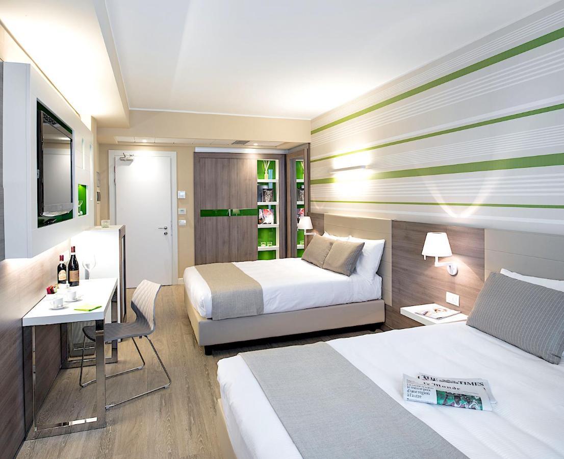 Enjoy Garda Hotel Пескиера дел Гарда Екстериор снимка