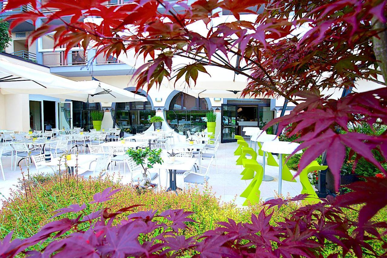 Enjoy Garda Hotel Пескиера дел Гарда Екстериор снимка
