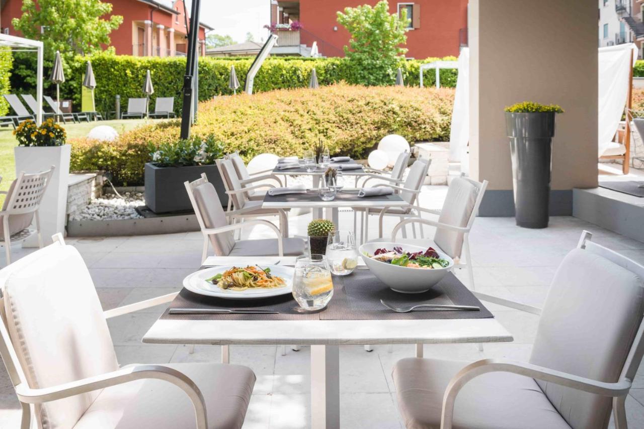 Enjoy Garda Hotel Пескиера дел Гарда Екстериор снимка